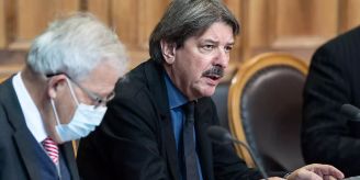 Rechte - Rechsteiner fordert Pass für in der Schweiz geborene Personen