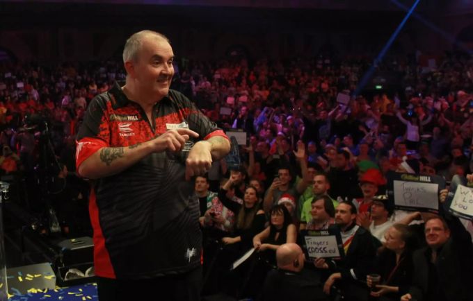Phil «The Power» Taylor ist die wohl grösste Legende des Darts-Sports. Mittlerweile ist er zurückgetreten. Phil Taylor