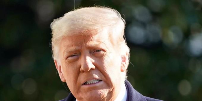 Ob es um seine Steuern oder um den Sturm aufs Kapitol geht: Donald Trump würde seine Unterlagen gern unter Verschluss halten. Foto: Gerald Herbert/AP/dpa trumps steuerunterlagen