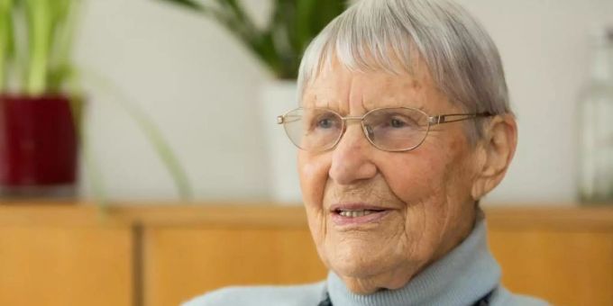Inge Jens ist tot. Die Literaturwissenschaftlerin und Schriftstellerin ist im Alter von 94 Jahren gestorben. Foto: picture alliance / Silas Stein/dpa Inge Jens ist tot. Die Literaturwissenschaftlerin und Schriftstellerin ist im Alter von 94 Jahren gestorben. Foto: picture alliance / Silas Stein/dpa