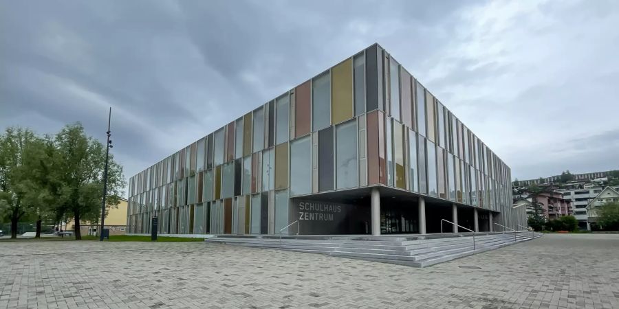 Das Schulhaus im Zentrum der Gemeinde Horw.