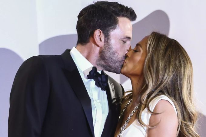 Jennifer Lopez und Ben Affleck machen aus ihrer Liebe kein Geheimnis. ben affleck