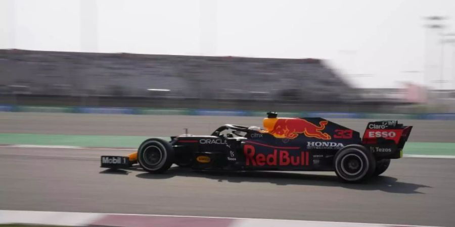 Schnellster im ersten Katar-Training: Max Verstappen vom Team Red Bull. Foto: Darko Bandic/AP/dpa