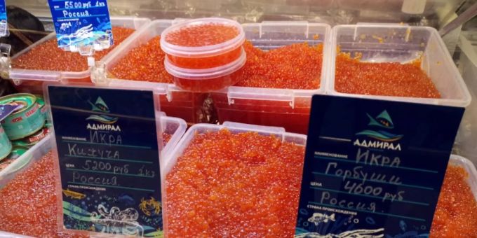 Lachsrogen kostet in Russland pro Kilo momentan rund 60 Euro. russland