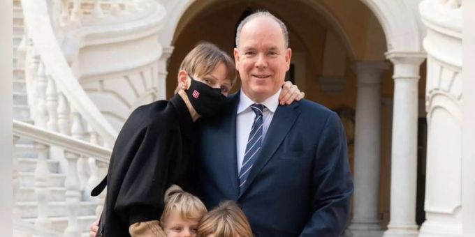 Die monegassische Fürstenfamilie ist endlich wieder vereint. Die monegassische Fürstenfamilie ist endlich wieder vereint.