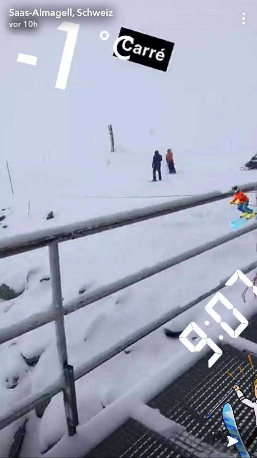 In Saas-Almagell in den Walliser Alpen gingen offenbar schon die ersten Wintersportler auf die Piste.