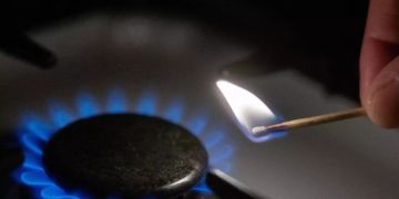 Gas