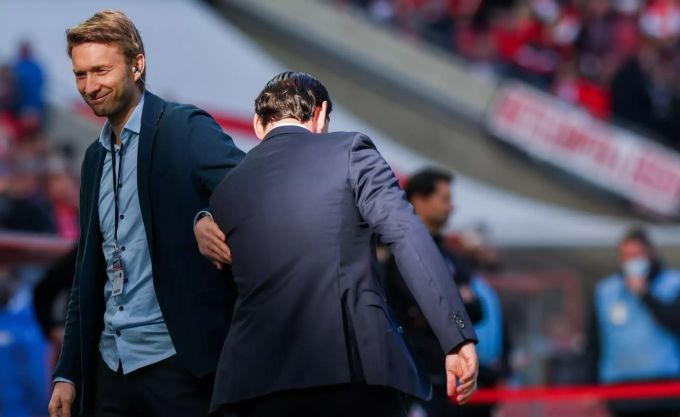 Simon Rolfes und Gerardo Seoane während des Spiels gegen den 1. FC Köln. Simone Rolfes