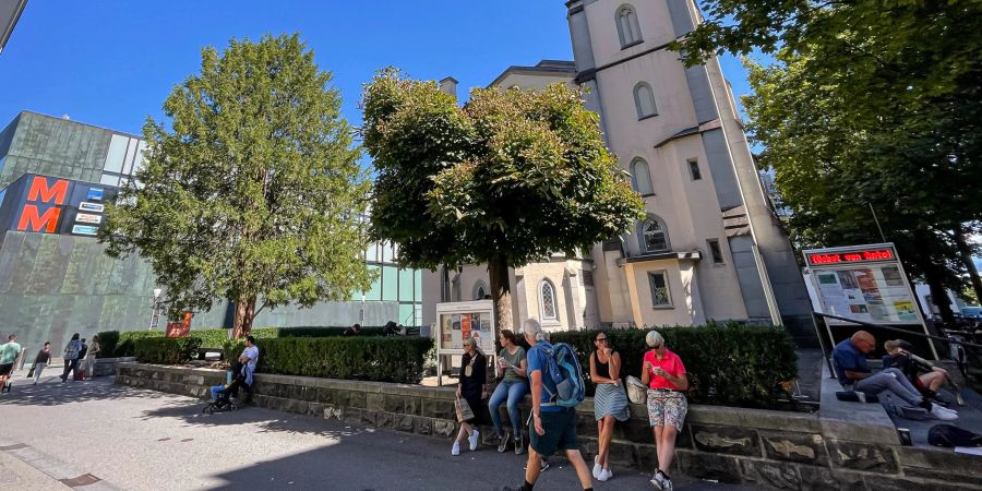 Die Matthäuskirche und das Gemeindehaus der Altstadt in der Stadt Luzern.