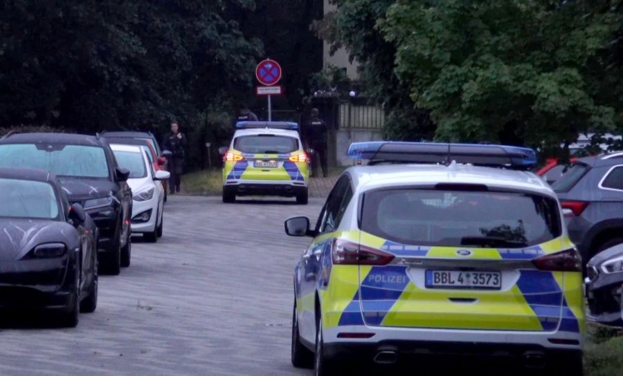 Im Süden von Berlin sollen die Anwohner zuhause bleiben.