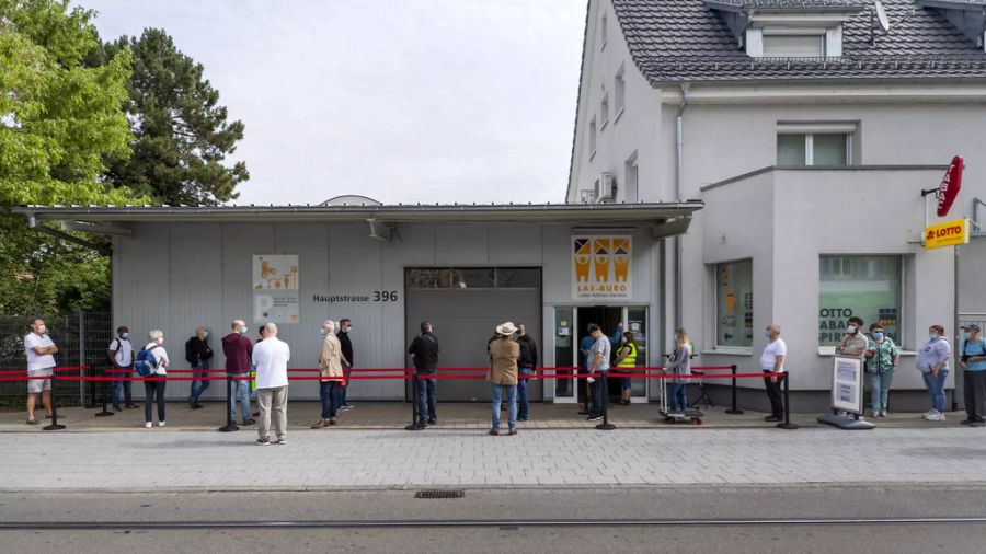 Der Abstand wurde dabei vorbildlich eingehalten.