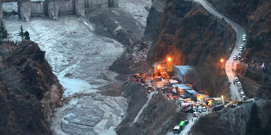 Gletscherabbruch und Sturzflut in Indien