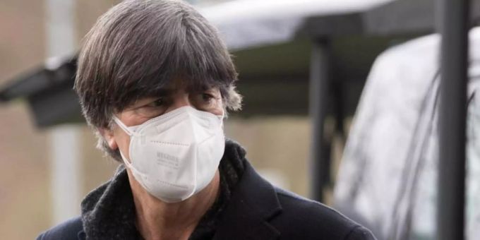 Bundestrainer Joachim Löw wird seinen Kader für die Europameisterschaft im Sommer am 19. Mai bekanntgeben. Foto: Federico Gambarini/dpa Bundestrainer Joachim Löw wird seinen Kader für die Europameisterschaft im Sommer am 19. Mai bekanntgeben. Foto: Federico Gambarini/dpa