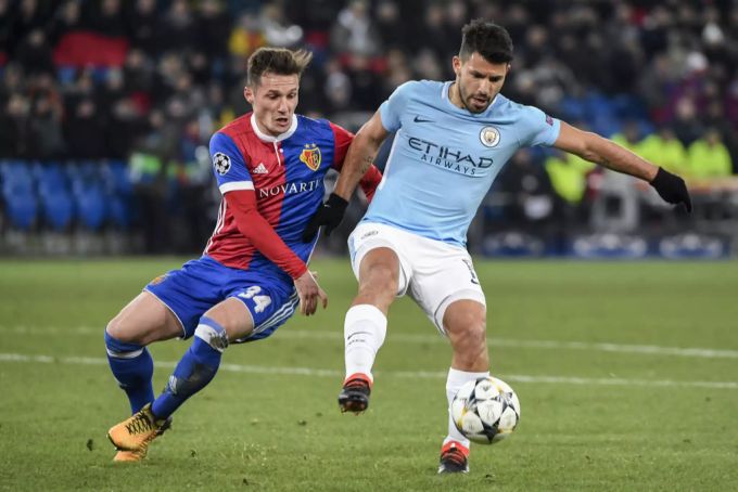 Scheut auch die Zweikämpfe mit Weltstars nicht: der verletzte Basler Leader Taulant Xhaka. FC Basel