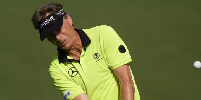Leistete sich vier Bogeys in der ersten Masters-Runde: Golf-Veteran Bernhard Langer. Foto: Charlie Riedel/AP/dpa Leistete sich vier Bogeys in der ersten Masters-Runde: Golf-Veteran Bernhard Langer. Foto: Charlie Riedel/AP/dpa