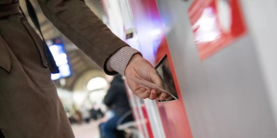 Der Fahrgastverband Pro Bahn kritisiert die Flexpreise der Deutschen Bahn. Gerade für Wochenendpendler werde es meist teurer. Foto: Christin Klose/dpa-tmn