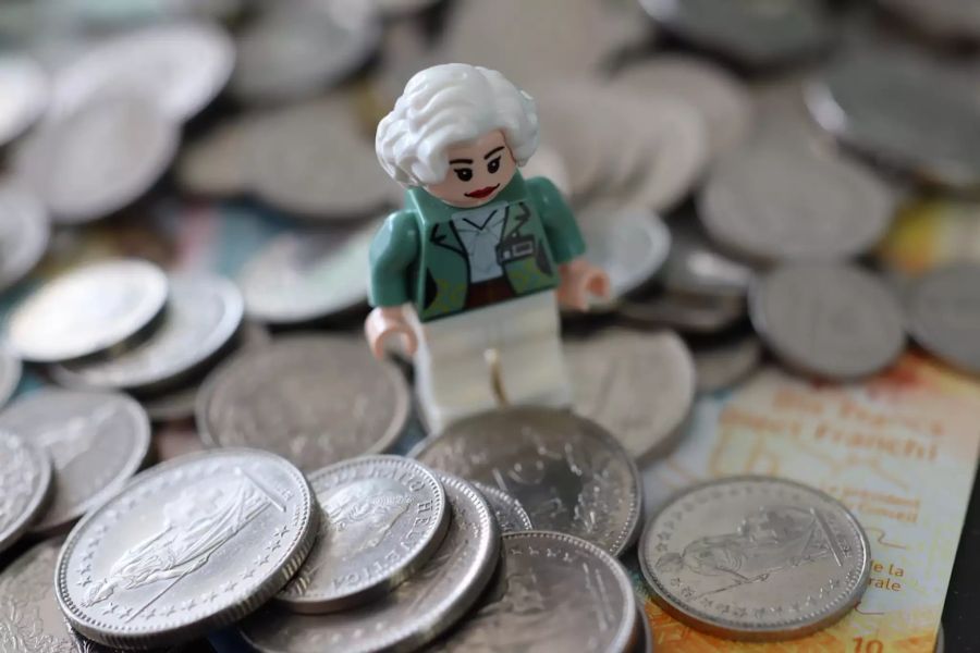 Legomännchen auf Geld.