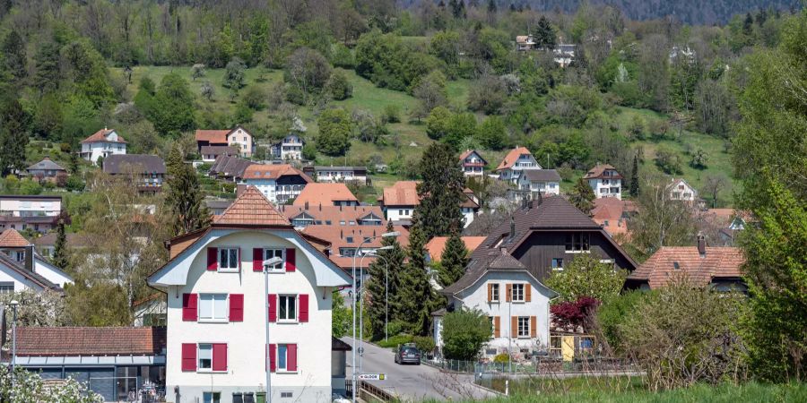 Blick auf die Gemeinde Lengnau (BE).