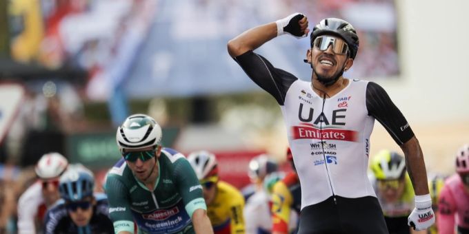 Juan Sebastián Molano jubelt nach der 12. Etappe der Vuelta. Vuelta