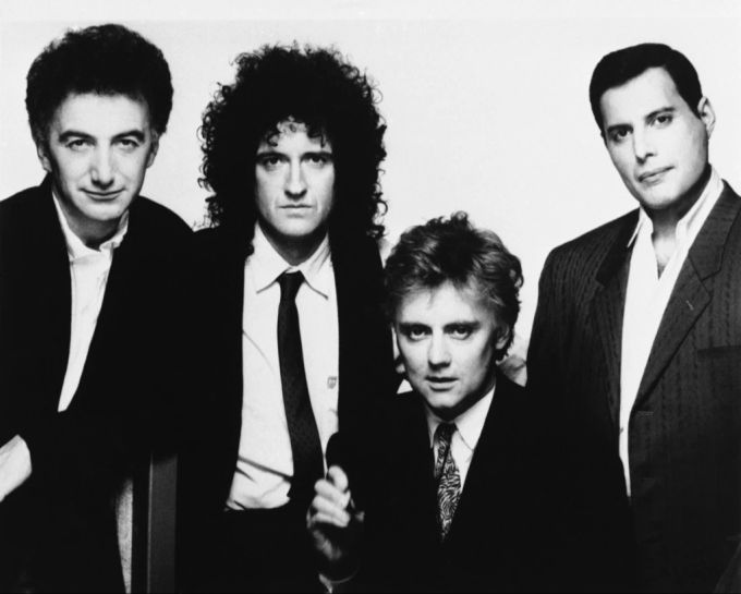 Die Mitglieder der Band Queen (von links nach rechts): John Deacon, Brian May, Roger Taylor und Freddie Mercury, im Jahr 1989. (Archivbild) Freddie mercury queen