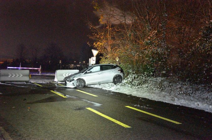 Das Fahrzeug wurde Massiv beschädigt. Kapo BL