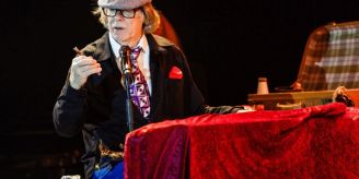 Humorfestival - Helge Schneider erhält den «Arosa Humorfüller»