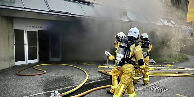 Wegen Feuer - 19 Patienten aus Genfer Spital evakuiert