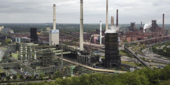 Thyssenkrupp schreibt Milliarden auf Stahlgeschäft ab und macht hohen Verlust (Archivbild) thyssenkrupp