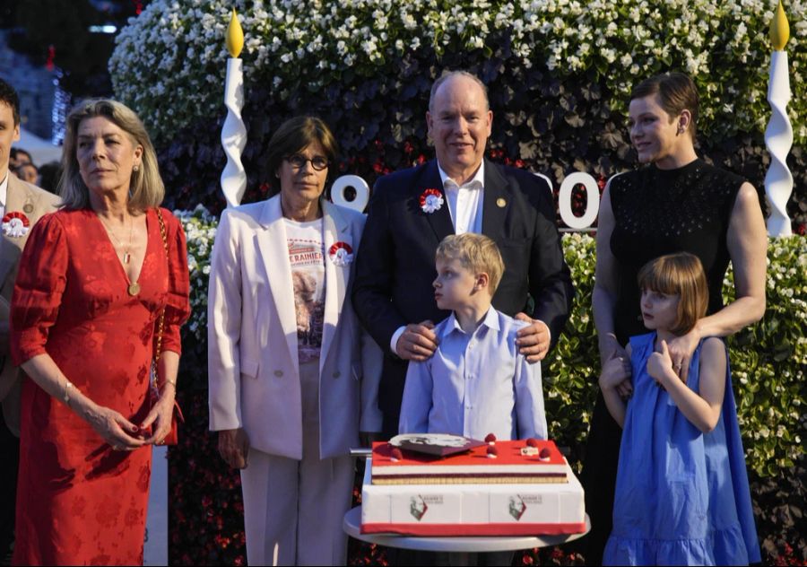 Die vierköpfige Familie gemeinsam bei einem Event.