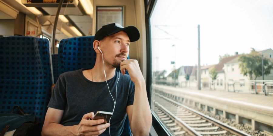 Erklären würde sie sich das Verhalten mit dem natürlichen Bedürfnis nach Distanz. Ihr Tipp: Reden hilft!