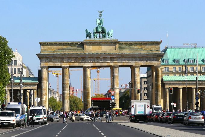 Das Brandenburger Tor zählt zu den Wahrzeichen Berlins. Brandenburger Tor, Berlin
