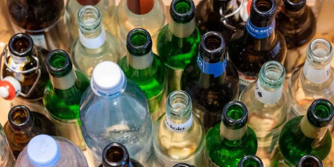 Frankreich hat kein flächendeckendes Pfandsystem – nur einzelne Händler und lokale Initiativen nutzen Mehrwegbehälter. (Symbolbild) Pfandsystem