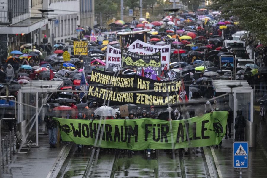 Schon seit längerem erhitzt das Thema Wohnen die Gemüter, so kam es auch schon zu diversen Protesten wie am 4. November in Zürich.