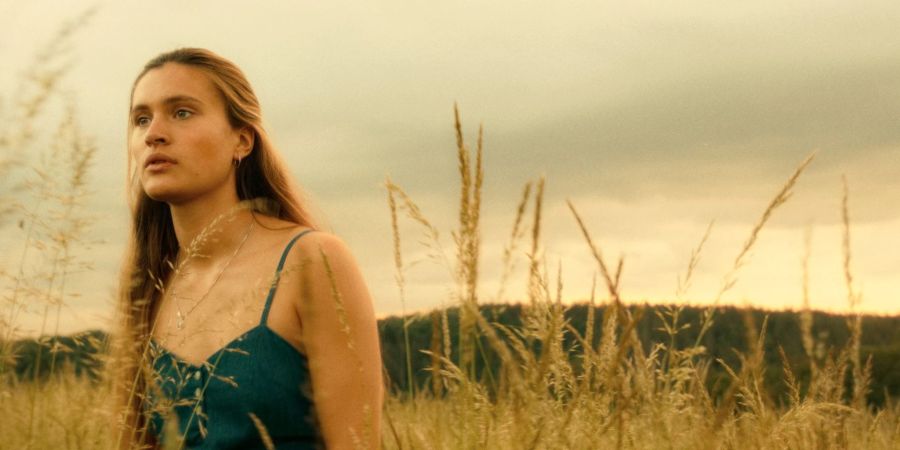 Marlene Burow als Maria in einer Szene des Films «Irgendwann werden wir uns alles erzählen».