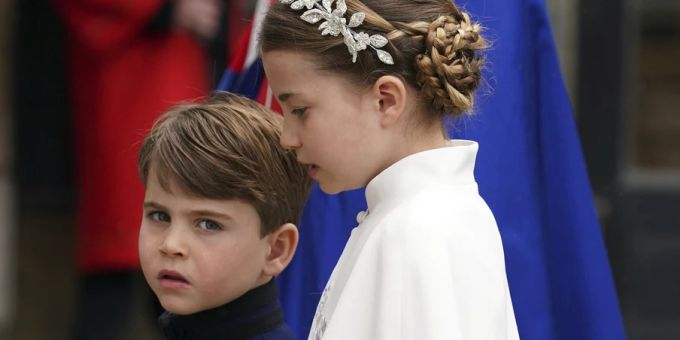Prinz Louis und seine grosse Schwester Charlotte könnten unter Umständen in der Zukunft keine arbeitenden Royals sein. Das dürfte ihr Vater Prinz William so entscheiden. Louis Charlotte Prinz William