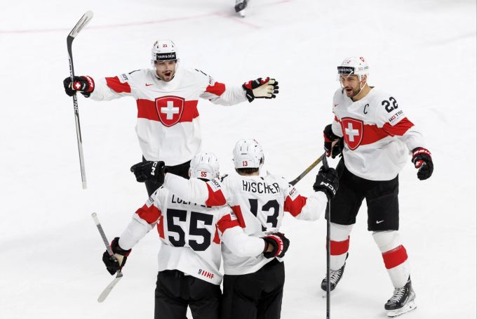 Jubel bei den Schweizer Spielern über das Tor zum 1:1 im Spiel gegen Tschechien an der Eishockey WM. Eishockey WM