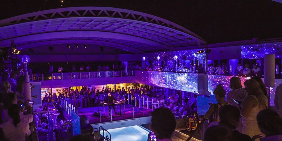 Musiker Schiller hat die «MS Europa 2» schon einmal in ein Licht- und Klangmeer getaucht. Im Juni ist er wieder auf einer Kreuzfahrt dabei.