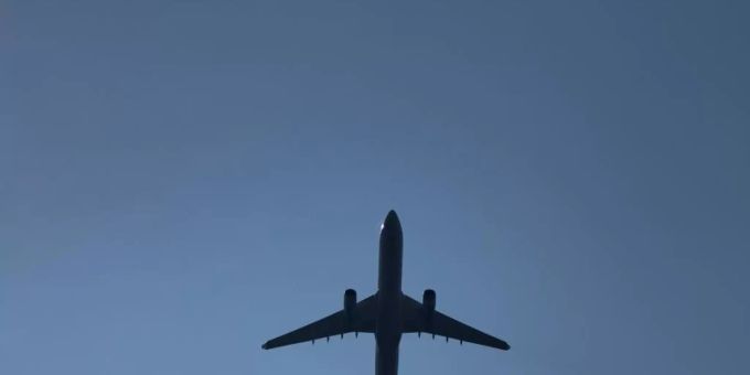 Klima und Mobilität: Wird das Fliegen teurer?. Foto: Sebastian Gollnow/dpa Klima und Mobilität: Wird das Fliegen teurer?. Foto: Sebastian Gollnow/dpa