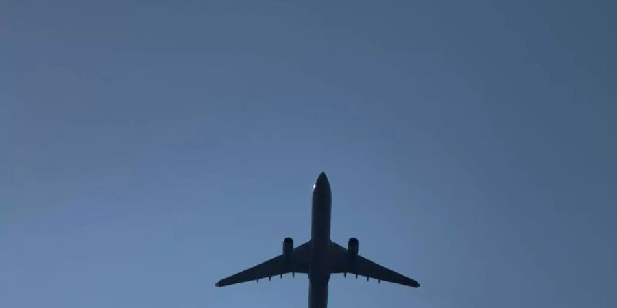 Klima und Mobilität: Wird das Fliegen teurer?. Foto: Sebastian Gollnow/dpa