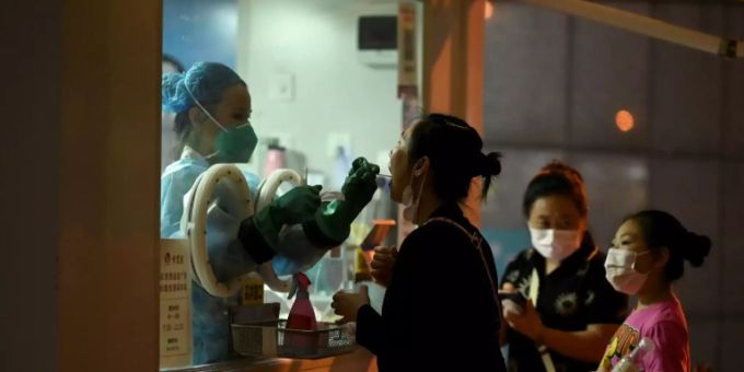 Chinas Behörden reagierten mit Lockdowns und Massentests auf den Ausbruch. China Coronavirus