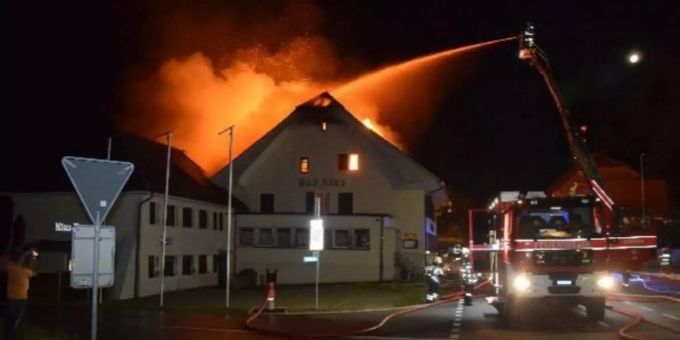 Das Restaurant Klus in Oensingen SO stand in der Nacht auf Samstag in Vollbrand. restaurant oensingen