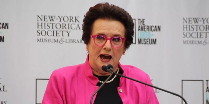 Die ehemalige Tennisspielerin und Aktivistin Billie Jean King hat sich für die Gründung eines LGBTQ+-Museums in New York stark gemacht. Foto: Christina Horsten/dpa Die ehemalige Tennisspielerin und Aktivistin Billie Jean King hat sich für die Gründung eines LGBTQ+-Museums in New York stark gemacht. Foto: Christina Horsten/dpa