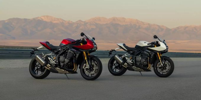 Die neue Triumph Speed Triple 1200 RR wird in Rot und Weiss zur Verfügung stehen. Triumph Speed Triple