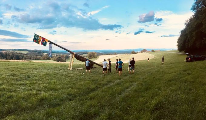Die Jubla beim Sarasani-Aufbau im Sommerlager 2018. Jubla Sarmenstorf