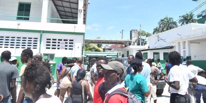 Nach Erdbeben - Schweiz prüft Hilfe für Opfer in Haiti