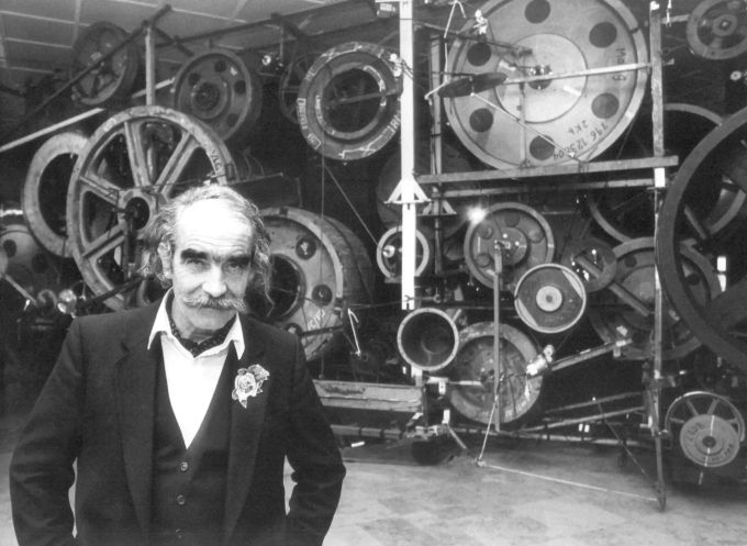 Objektkünstler und Maler Jean Tinguely hätte am 22. Mai 2025 seinen 100. Geburtstag gefeiert. Jean Tinguely