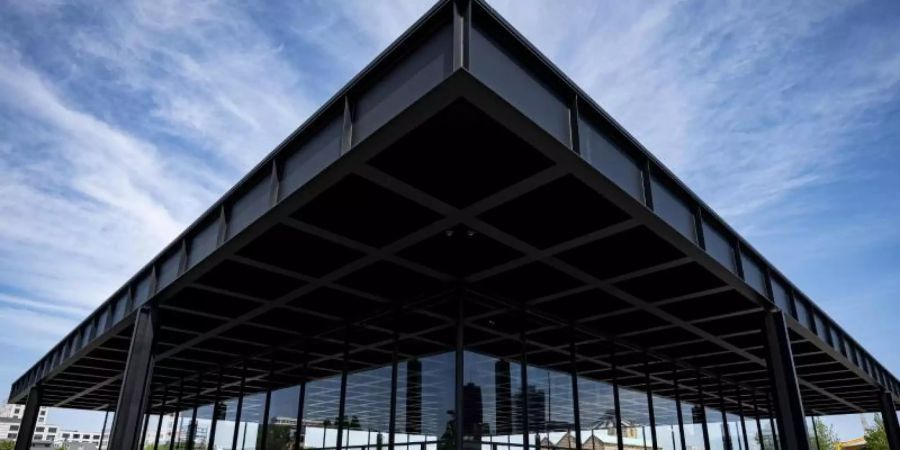 Die Neue Nationalgalerie in Berlin öffnet wieder ihre Türen für Besucher. Foto: Fabian Sommer/dpa