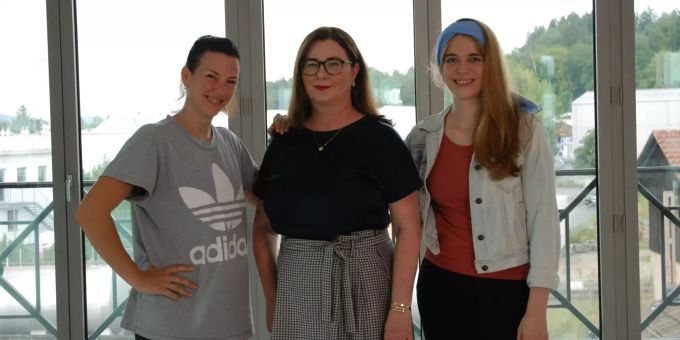 Gruppenbild der drei Preisträgerinnen 2021