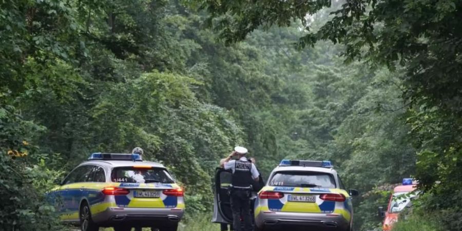 Nach dem Absturz mit drei Toten bei Böblingen dauern die Ermittlungen zur Ursache des Unglücks weiter an. Foto: Sdmg / Dettenmeyer/SDMG/dpa