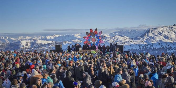 Menschen Alpen Gletscher Schnee Festival Berge